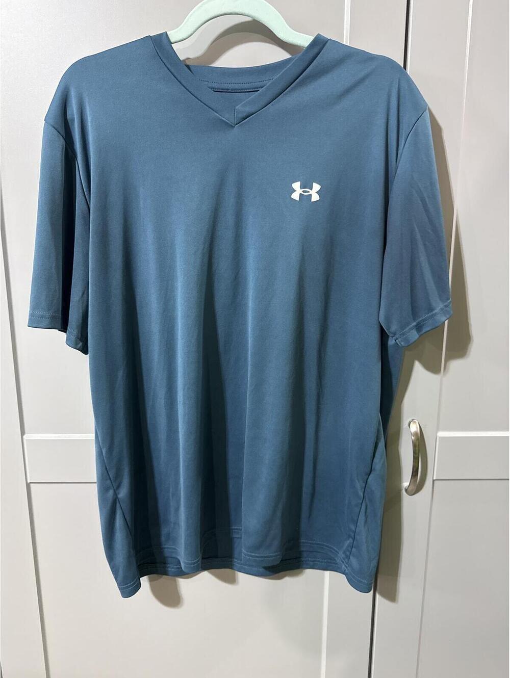 Under Armour Loose Fit Blue Performance Tee - Size L